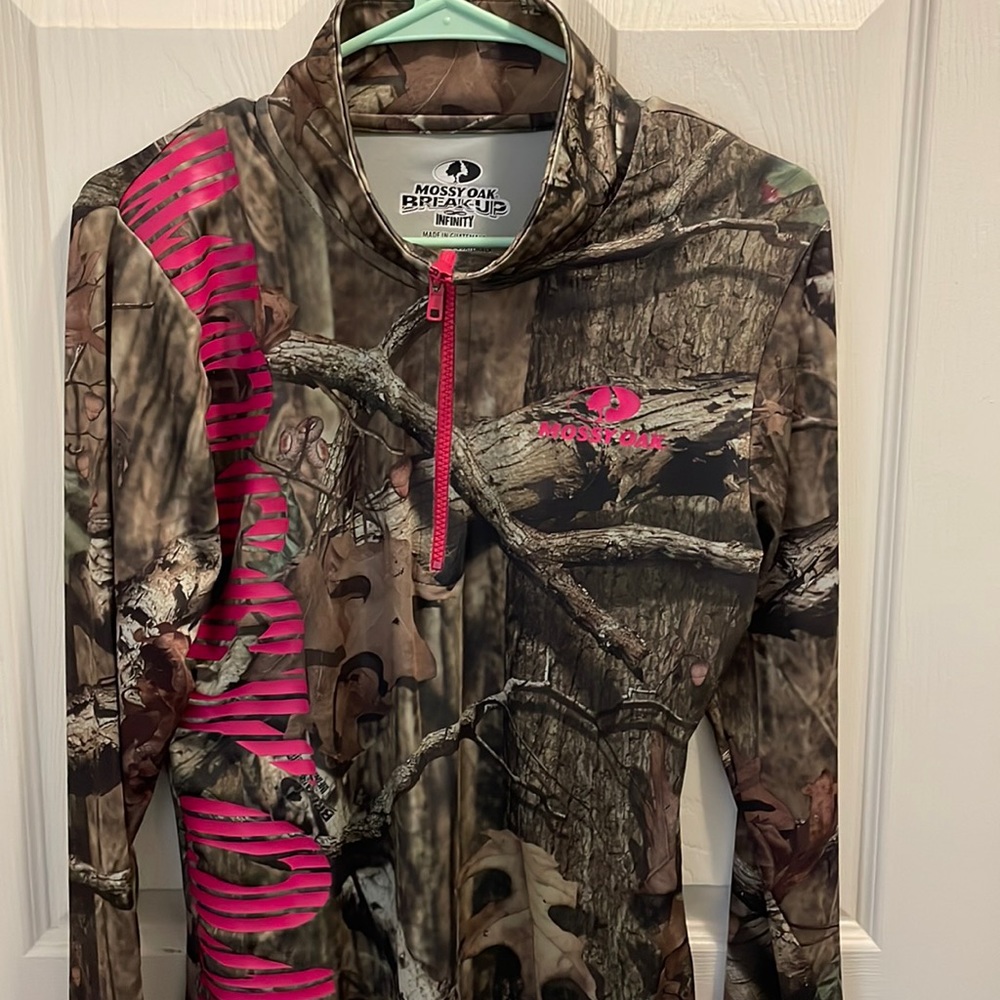 **NEXT TO NEW**Mossy Oak Light Weight Zip Up Jacket